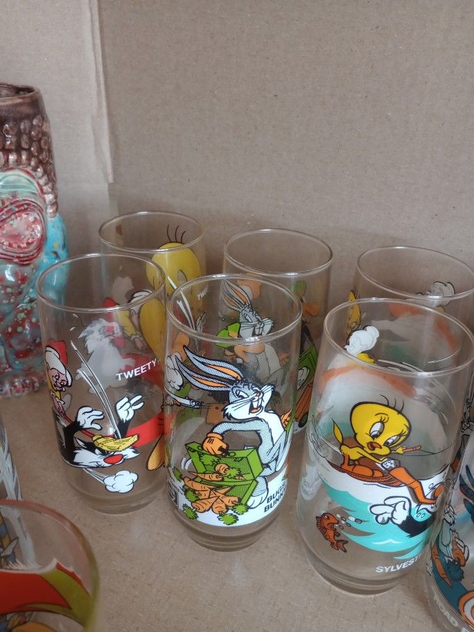 Looney Tunes Pepsi 1979 Collector Series Glass Muppets 1981 McDonald's Glass Collectors