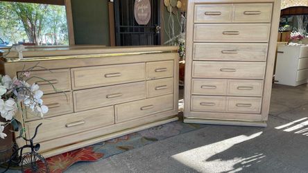Gorgeous west style dresser set