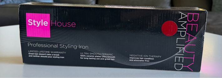 Style House Professional Ceramic Flat Iron / Hair Straightener