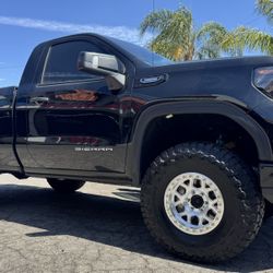 Kmc 444 Mesa Beadlock 17x9 6x139.7 +0 Offset With Toyo R/T Trail 37x12.50R17 Tires🔥🔥🔥