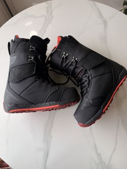 BURTON SNOWBOARDING BOOTS