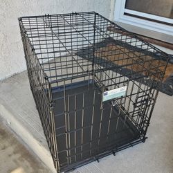 pet crate Contour 824  24.77" long x 17.49"w x 19.49high