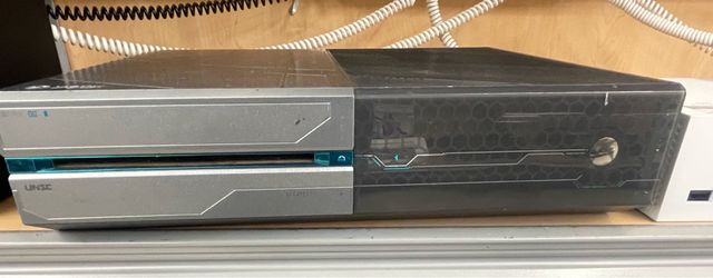 X box one halo edition