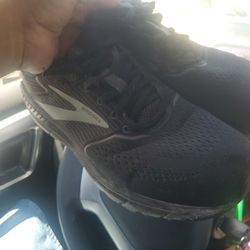 Brooks Beast 20 Size 14