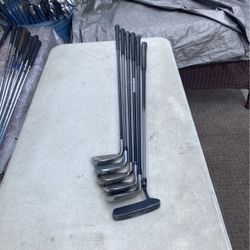 Golf Clubs for Par3. Graphite Shafts. 7,8,9,pw,60, Putter.$35