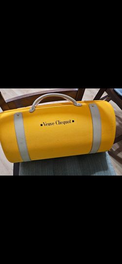 Veuve Clicquot Champagne Traveller Bag Carry Case , firm.