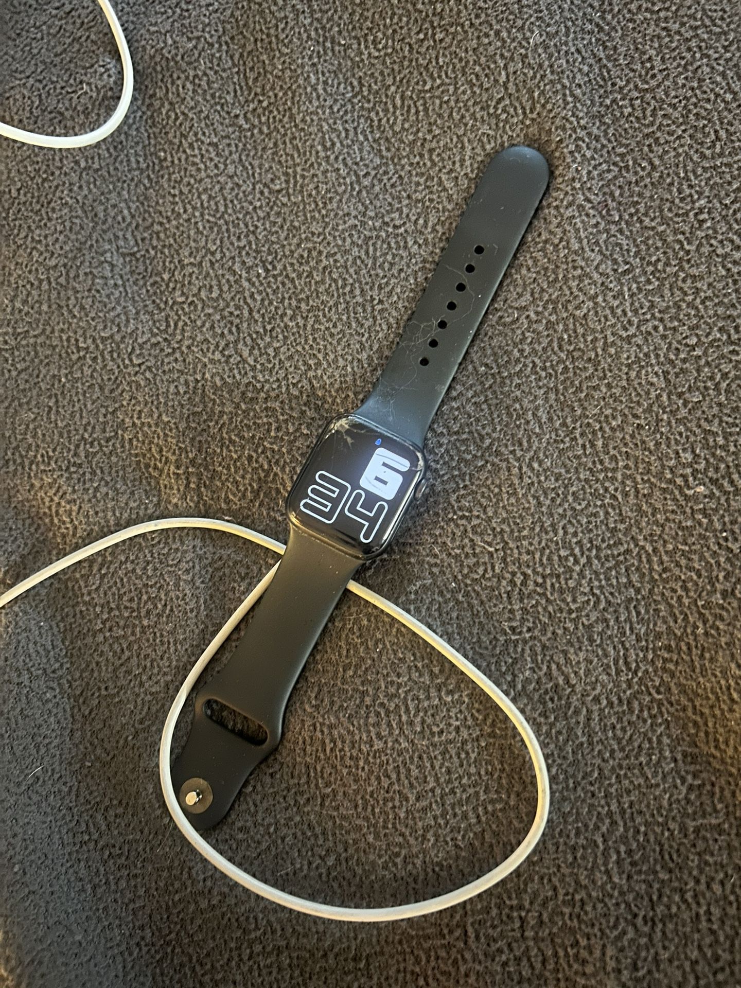 (Read description)Apple Watch SE with charger