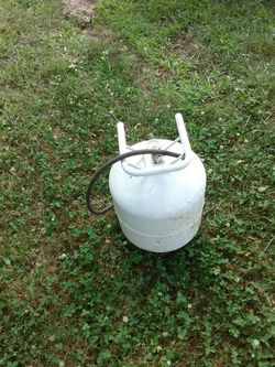 Air tank-pumps tires