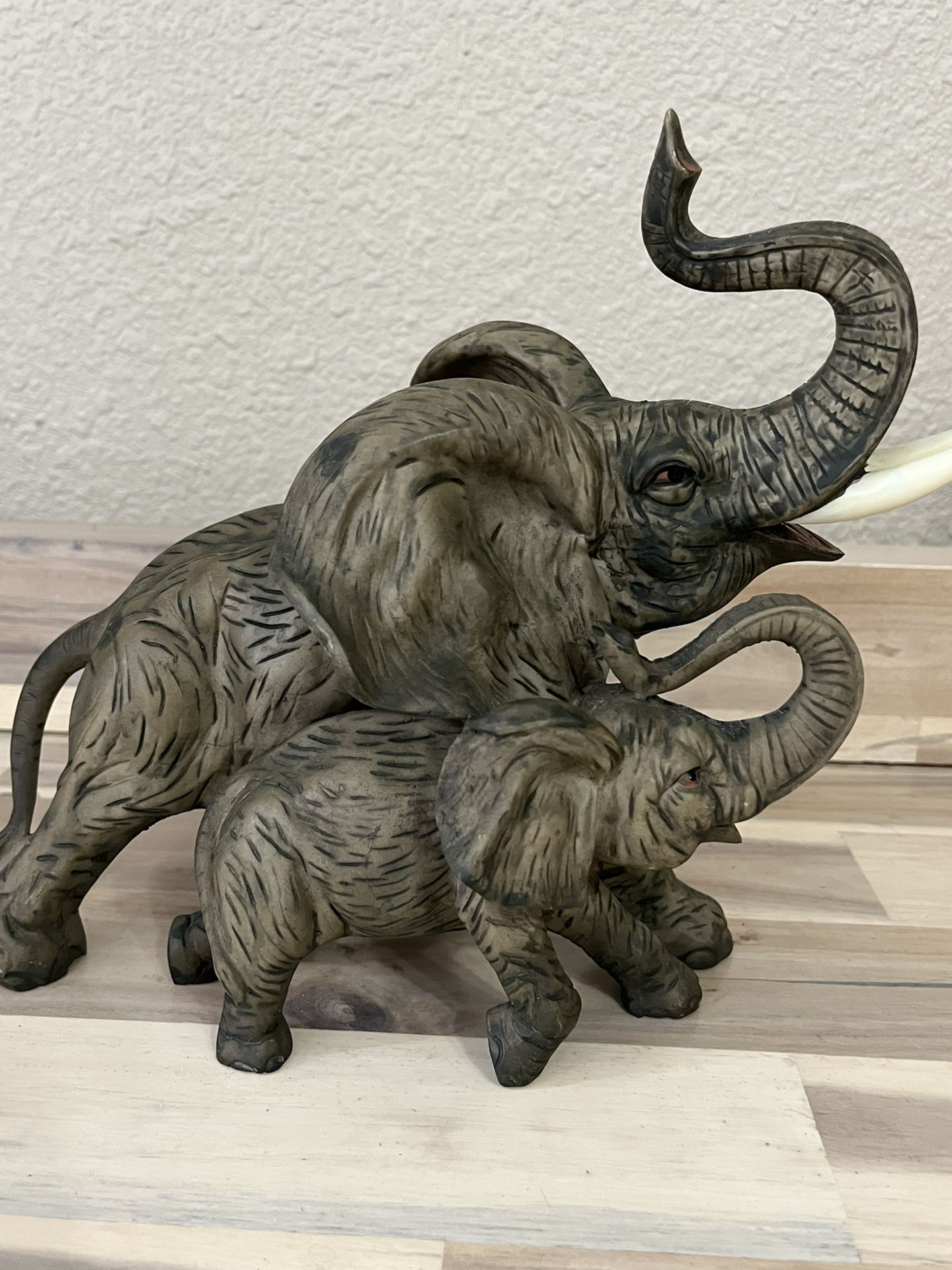 Alabaster Mom & Baby Elephant 