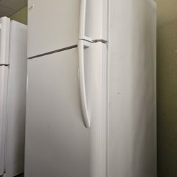 Frigidare Refrigerator Working Perfectly Fine Very Clean I Can Deliver To You 90 Days Warranty 