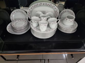Sets  plates