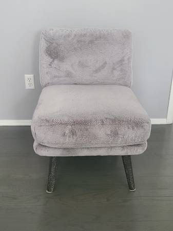 Super Soft Faux Fur Chair