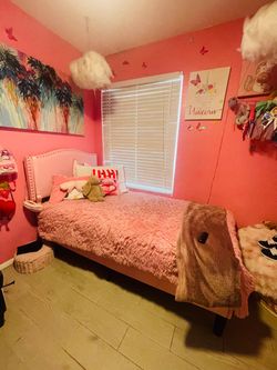 Twin bed comes with 3 comforters