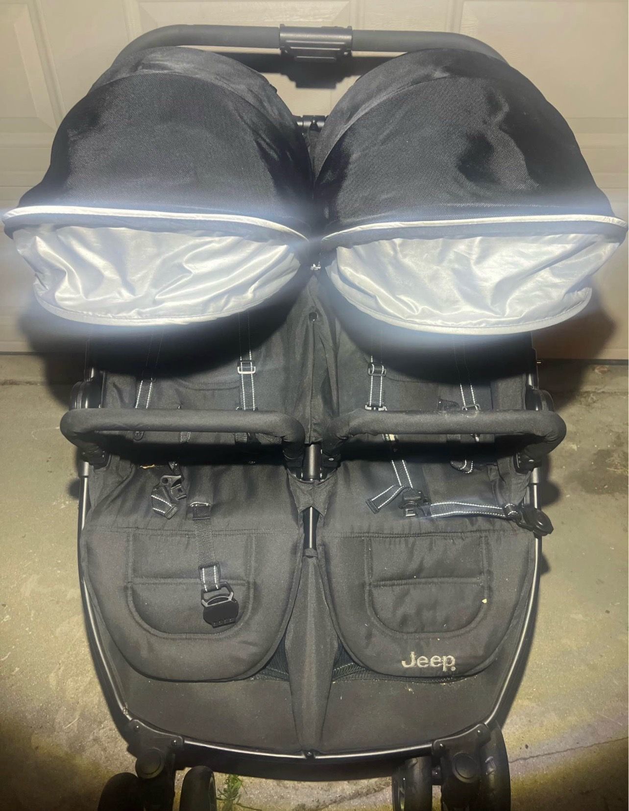 Used Jeep destination double stroller (read description)