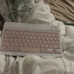 KEYBOARD FOR IPAD 