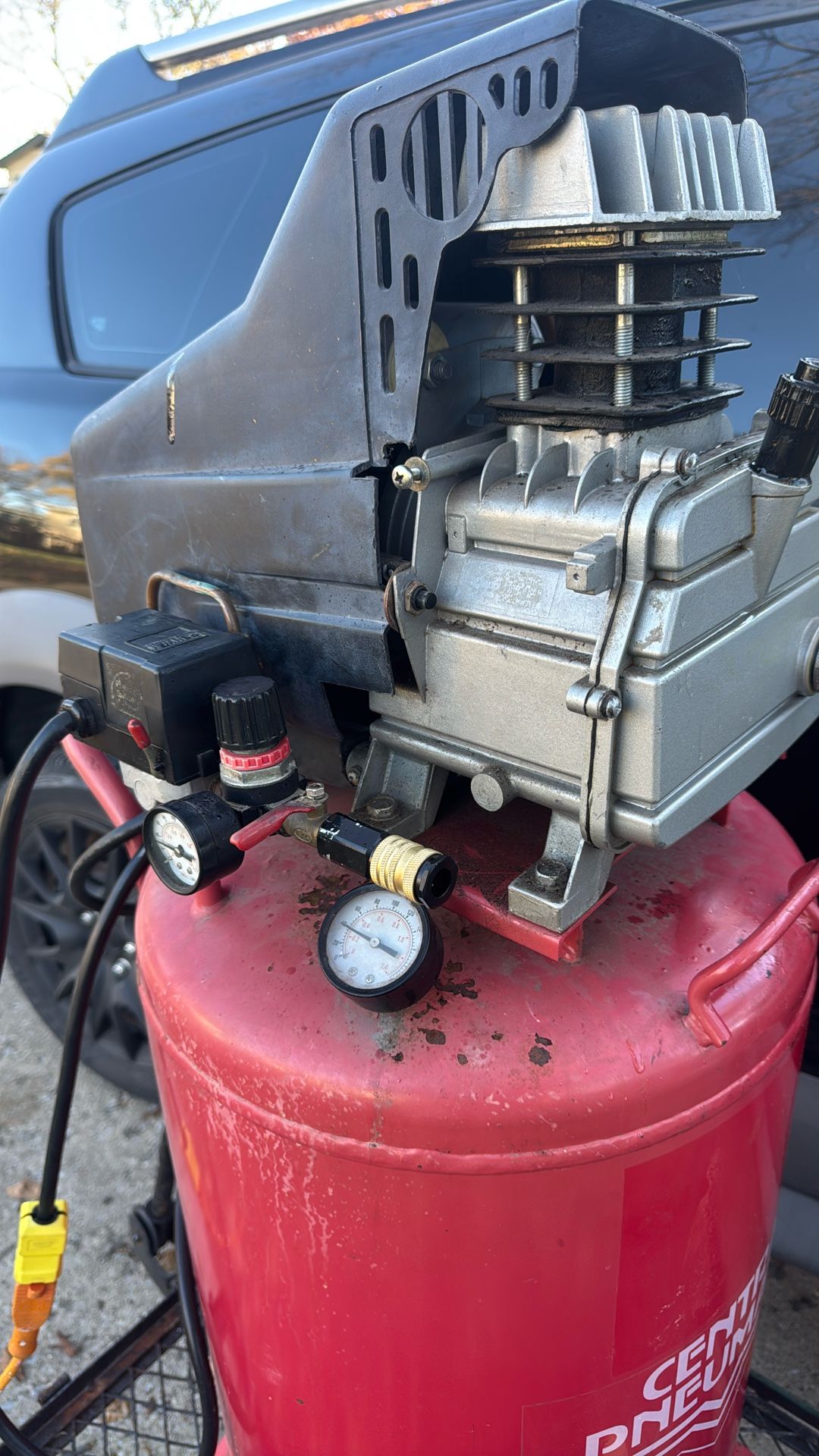 Central Pneumatic 21 Gallon 3HP Air Compressor