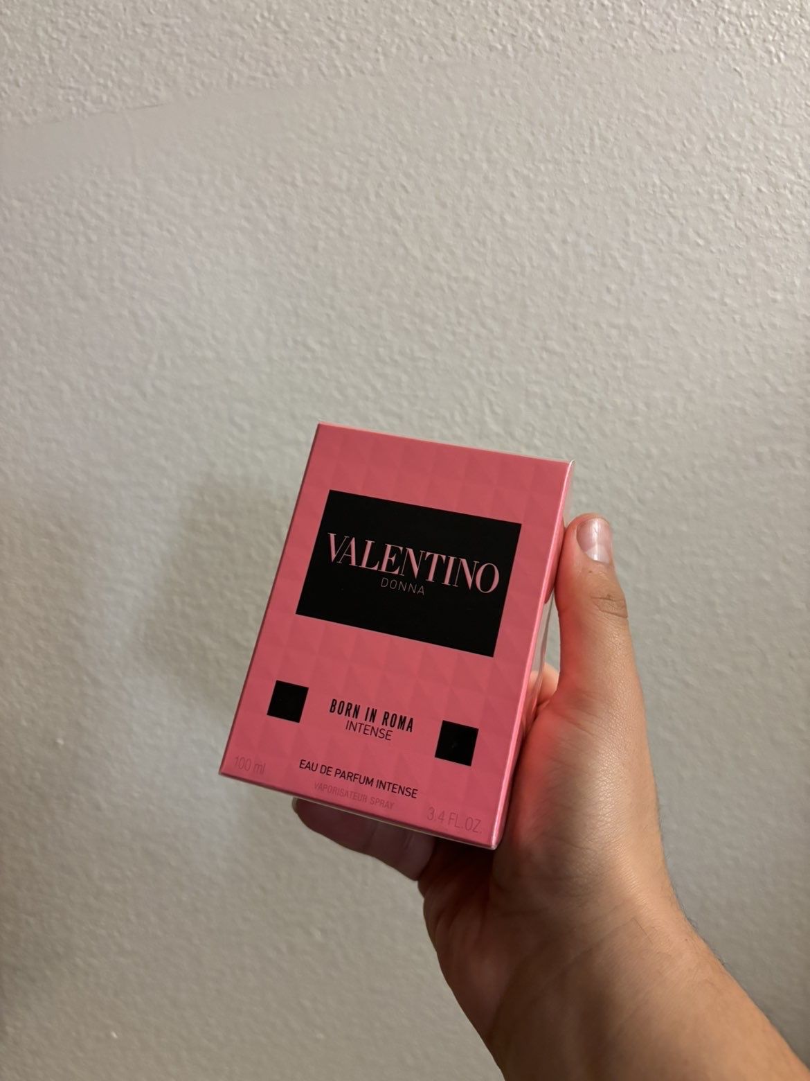 Valentino Donna Born in Roma Intense Eau de Parfum 100ml / 3.4 oz – Brand New & Sealed