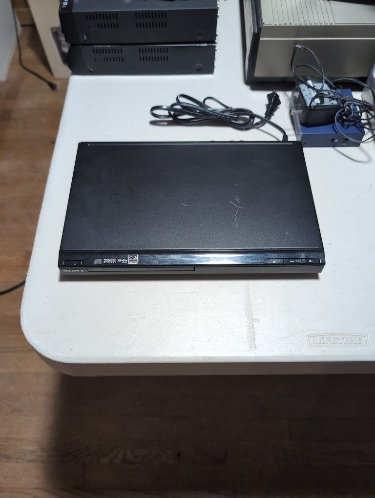 SONY DVP-SR200P CD DVD Player