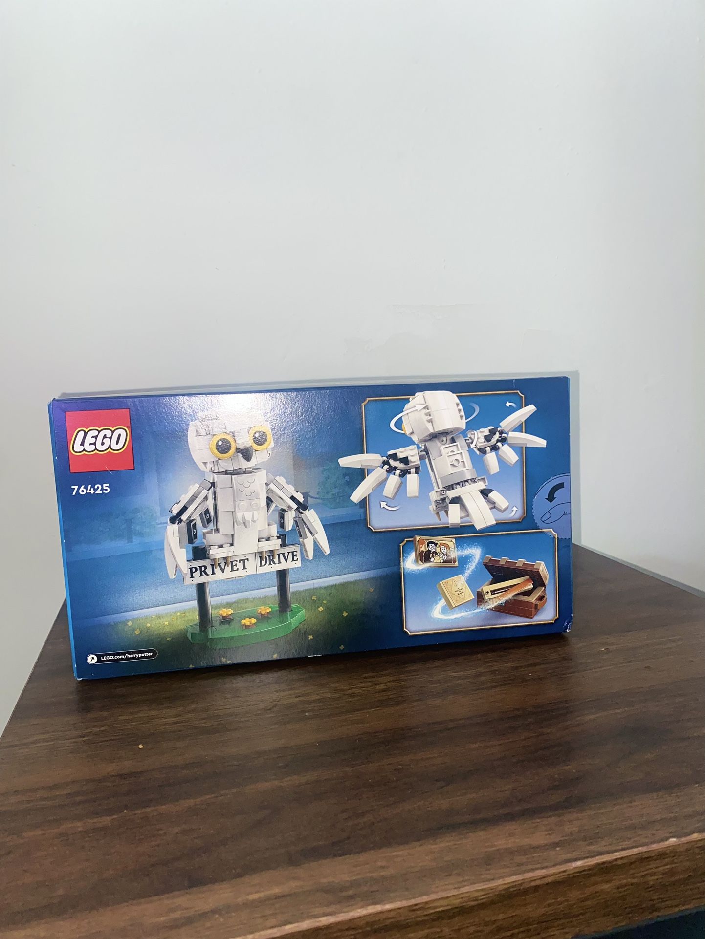 LEGO Harry Potter Hedwig at 4 Privet Drive Owl Figure Toy 76425