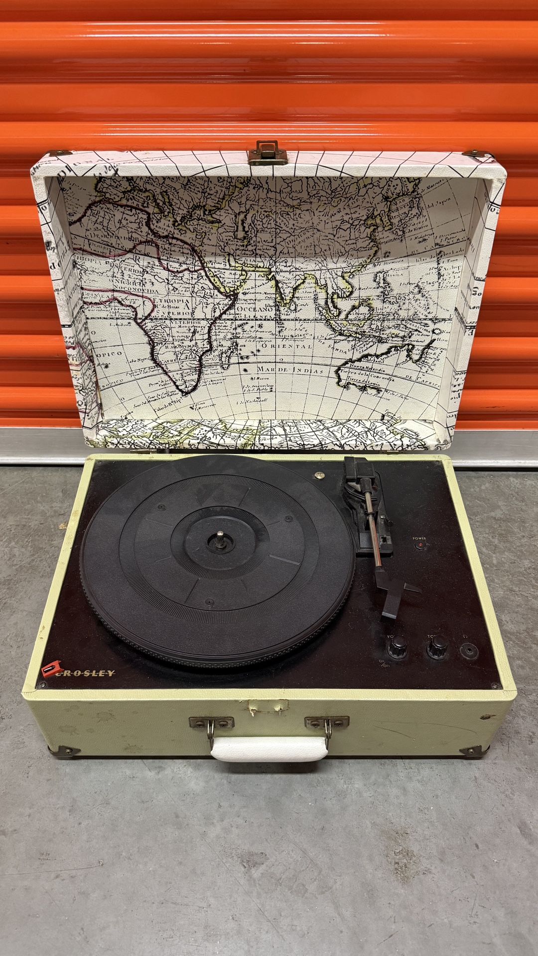 Crosley Vintage Suitcase Turntable Record Player Map Print – Works, Read Description