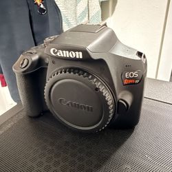 Canon EOS Rebel T7 with Battery (No Charger) 