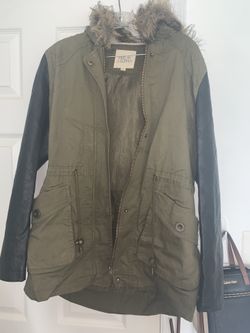FRANCESCAS OLIVE OUTERWEAR JACKET (sz M)