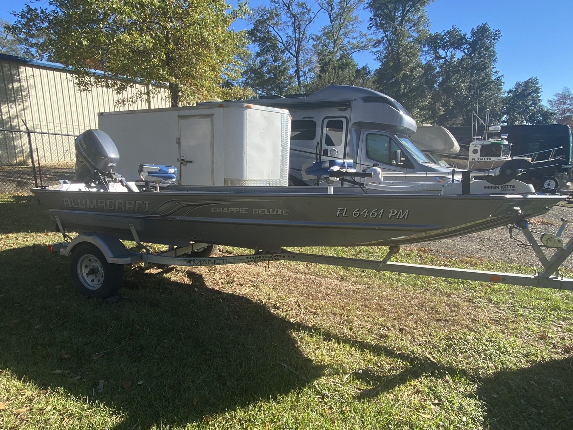 16 Foot Alumacraft 2012 Crappie Deluxe