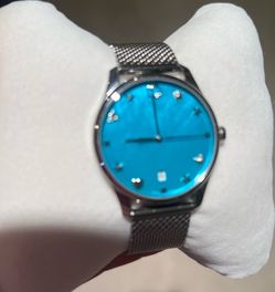 Reloj Gucci de mujer trabajando perfectamente