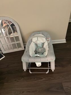 Baby Bouncer Seat with Harness