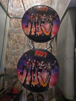 KIZZ bar stools