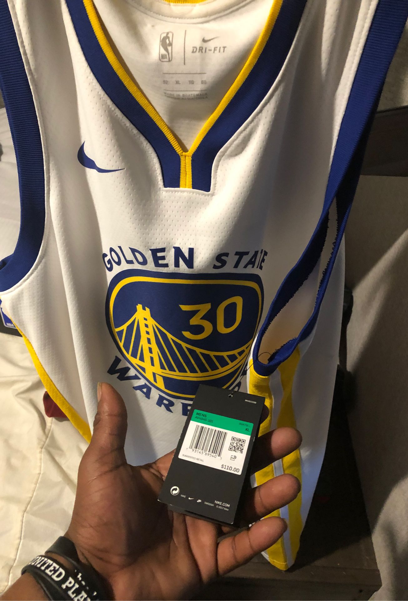 Brand new steph curry jersey never worn prices at 110