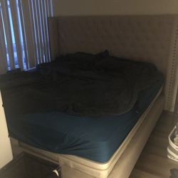 Bed frame King size and 2 box springs