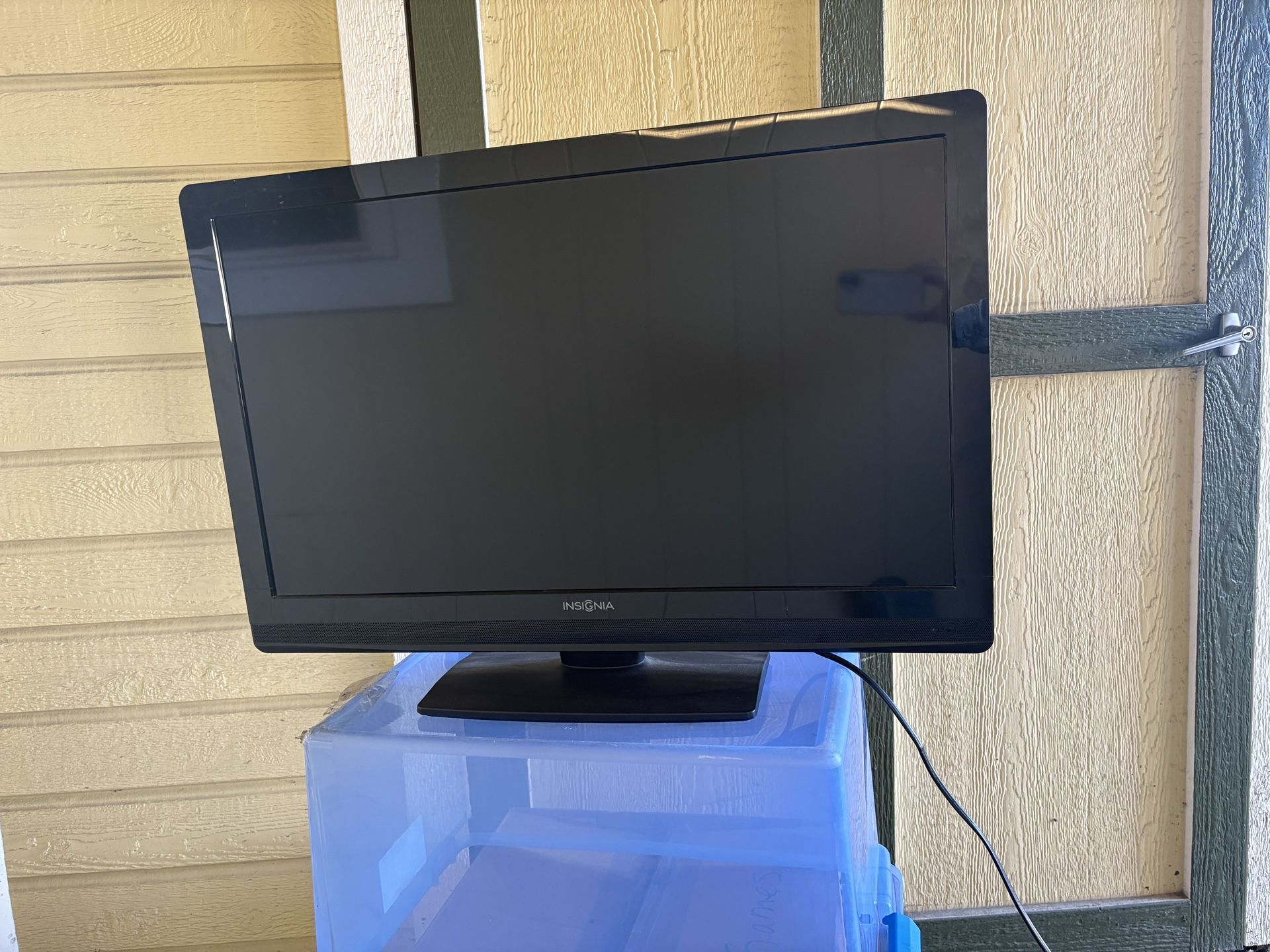 Insignia TV