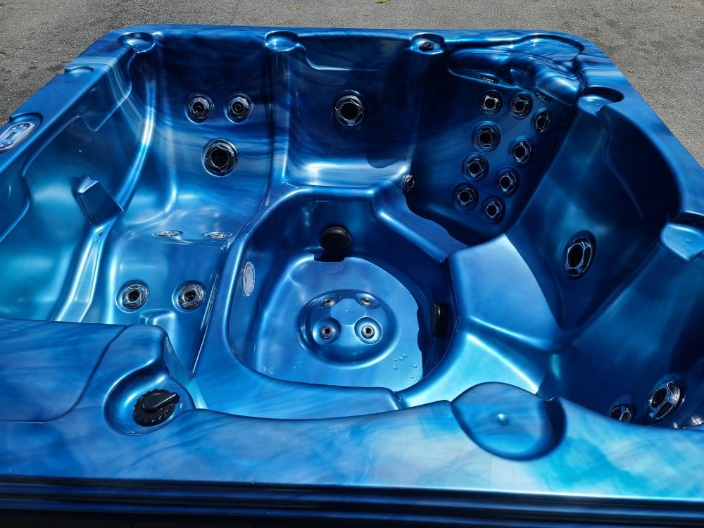 New 2024 Blue Lagoon Cool Spa Hot Tub