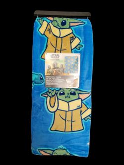 Star Wars Mandalorian Baby Yoda Preschool Throw 40x50in