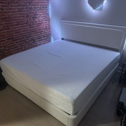 King Bed With Mattress