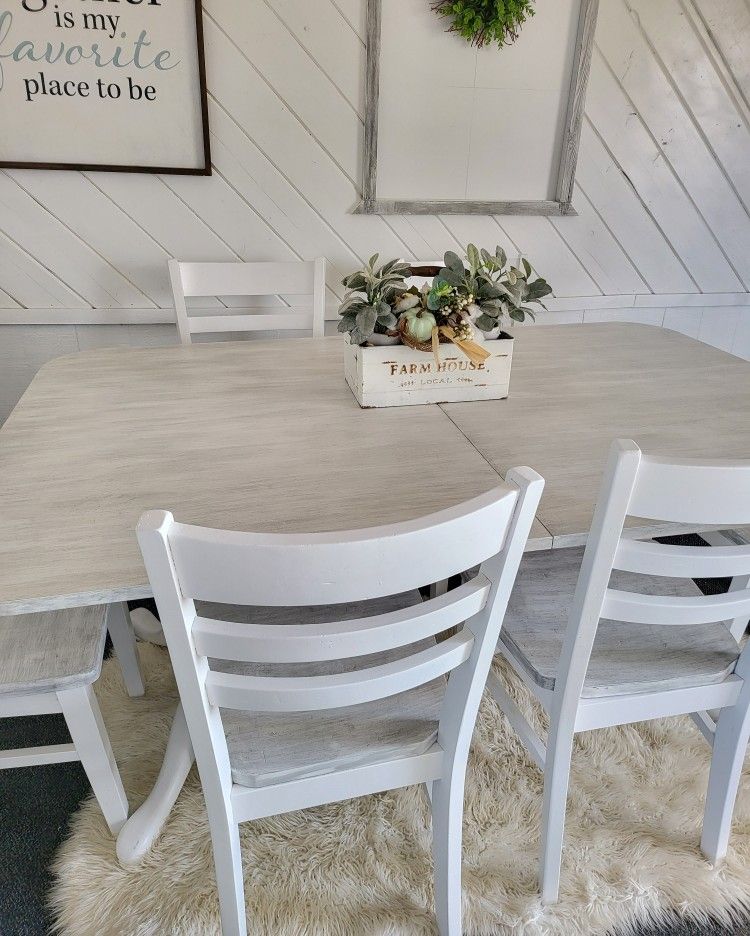 Table W Chairs W Delivery
