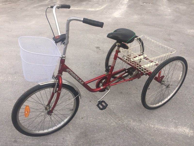 3 Wheeler Trike Cignal Village Velo Color: Burgundy