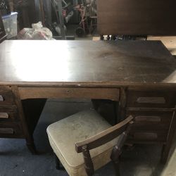 Nice desk 60”x32