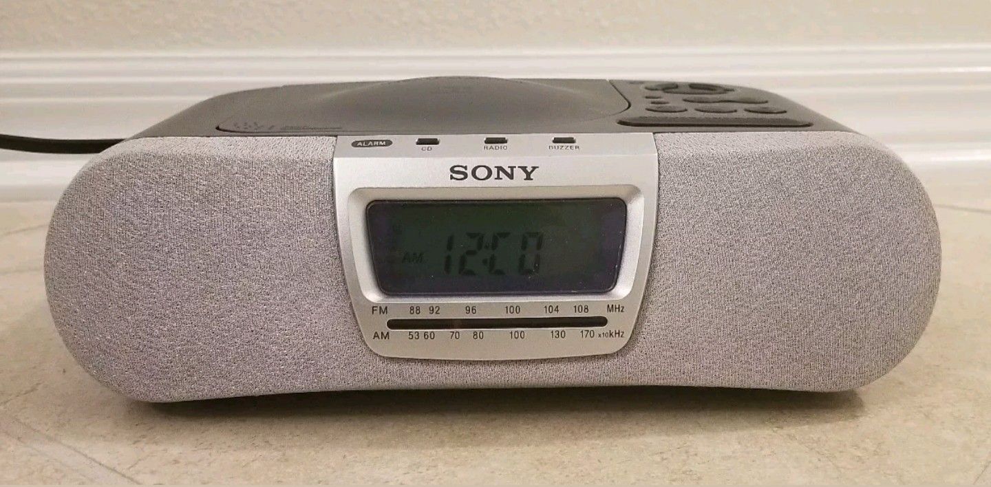 Sony Dream Machine ICF-CD830 Alarm Clock Radio CD Player