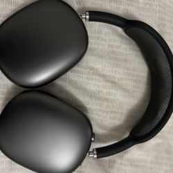 Apple AirPod Maxs