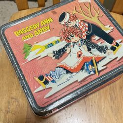 Raggedy Ann And Andy Metal Lunch Box  1973