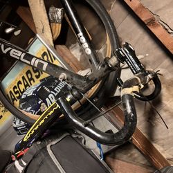 Lmk Fixie Frame Lowest I’ll Take 100 $,The Fork Is Carbon Fiber In Good Condition