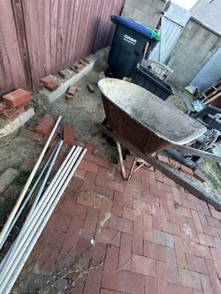 Heavy Duty Steel Wheelbarrow