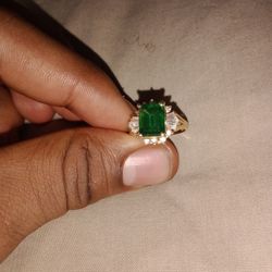10kt Gold Diamond Ring 