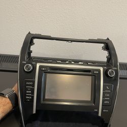 OEM Toyota Camry 86140-06020 AM-FM CD Player Radio Display Receiver 2012– 14