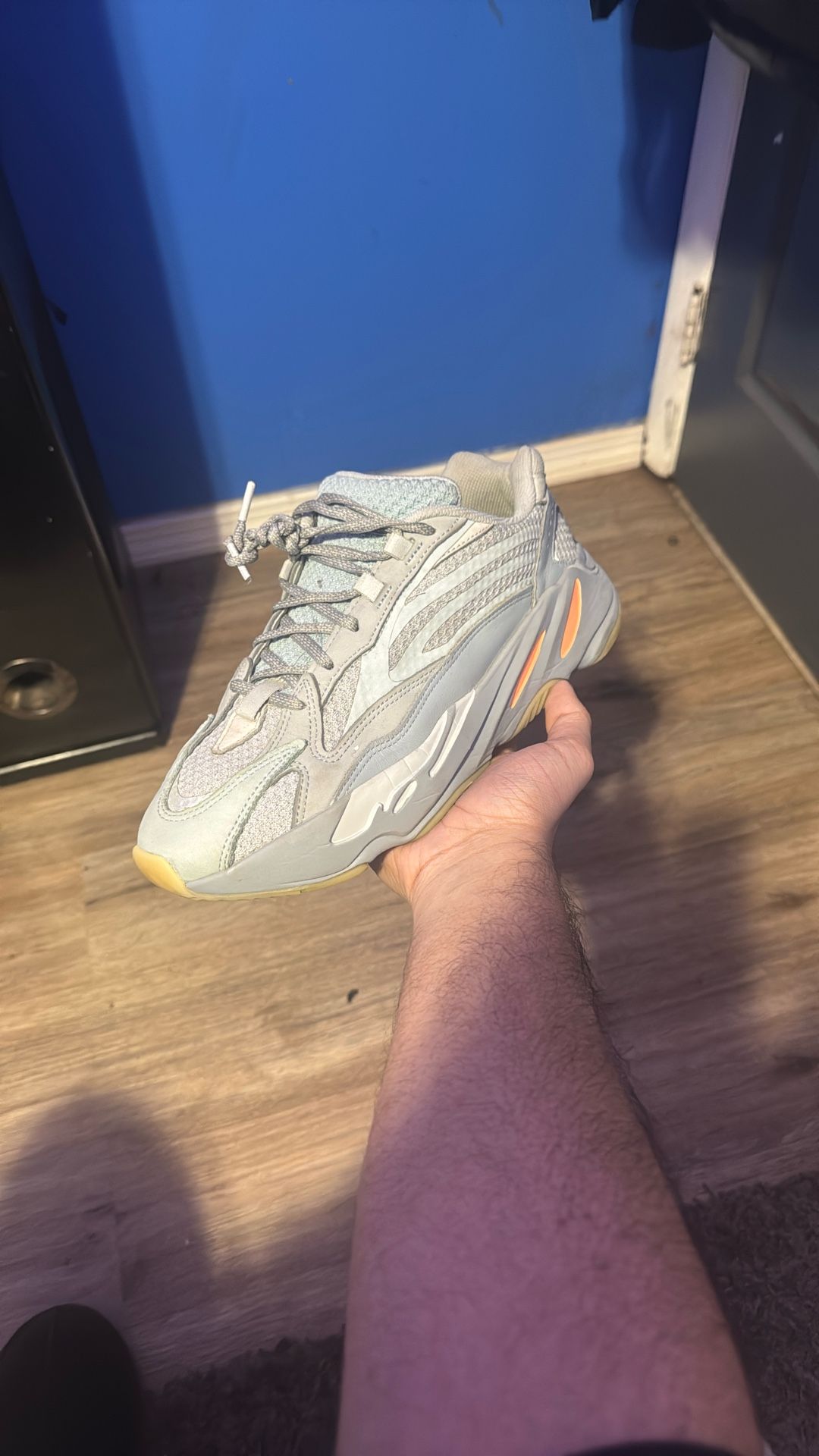 Yeezy 700 V2
