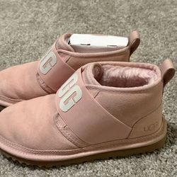 Pink Uggs 