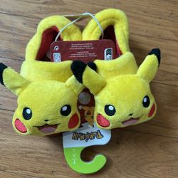 NWT Licensed Pokémon Pikachu kids shoes size 7