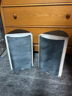 Insignia NS-B2111 Bookshelf Speaker